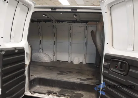 2020 Chevrolet Express Cargo Rwd 2500 Regular Wheelbase Wt z USA, uszkodzony, nr VIN 1GCWGAFP5L1266659